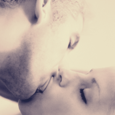 9 Steps to Experimenting with Passionate Kissing